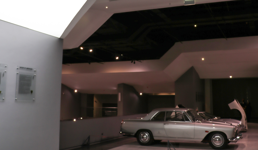 سقف ترنسپرنت لابل در موزه خودرو